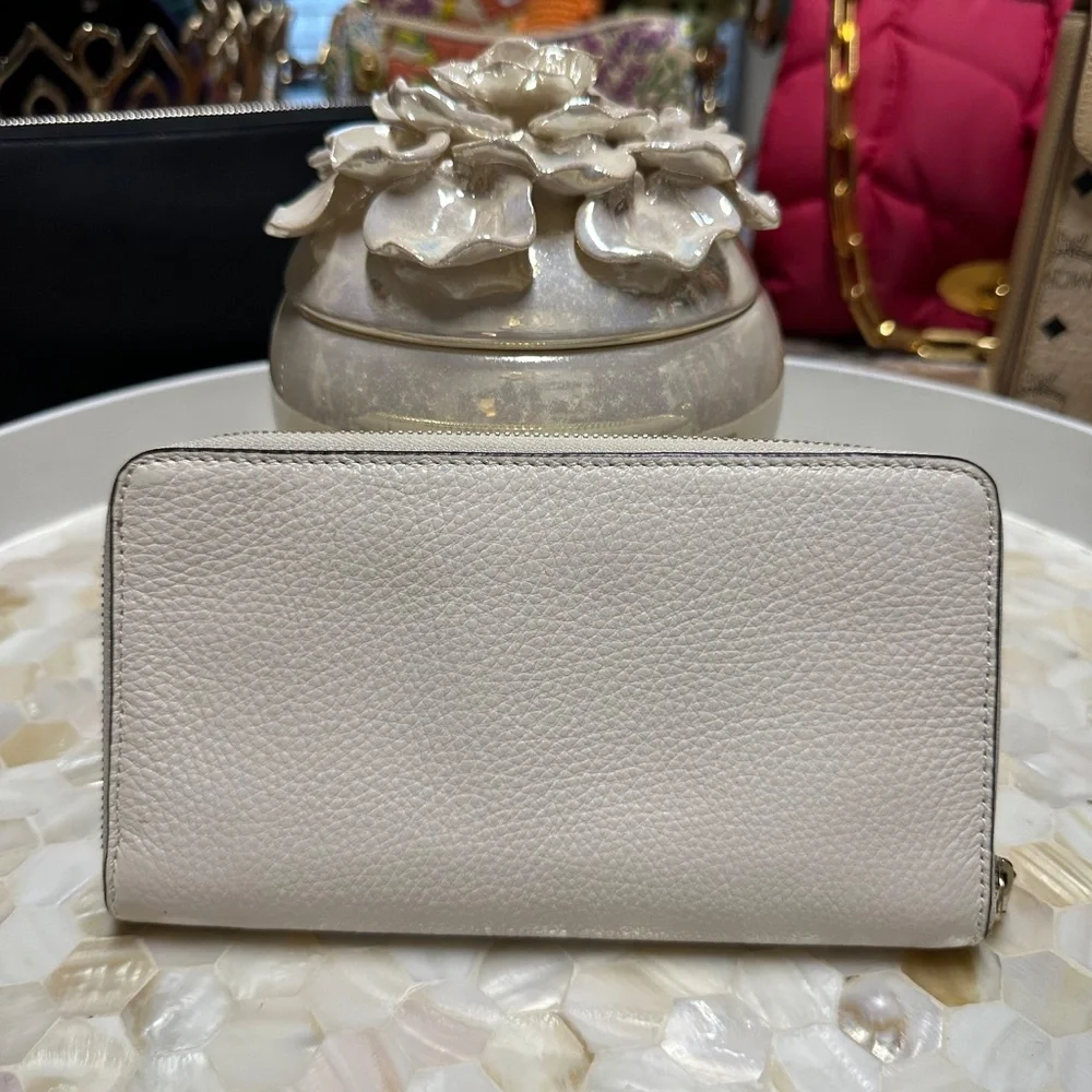 Coach Chalk Zip around Wallet Wristlet So Versatile!